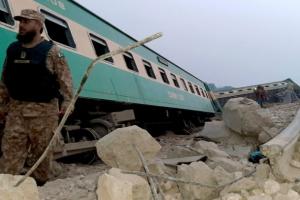 突发消息！巴基斯坦发生两列火车相撞事故 造成至少30人死亡