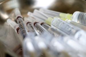疫情重磅！美国CDC警告“完整接种疫苗仍会确诊” 单剂疫苗比两剂式保护力差 主任：Delta毒株很快将成主流病原体
